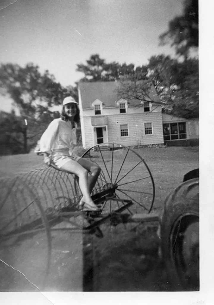  Betty Rippey on Woolford farm on the Nansemond River 