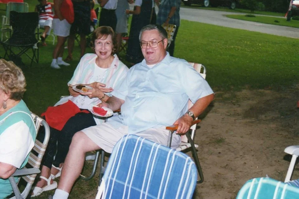 whitley-july-picnic-2002-frank-staylor-sonya-dale-bakerimg075.jpg-nggid042527-ngg0dyn-960x640x100-00f0w010c011r110f110r010t010.jpg