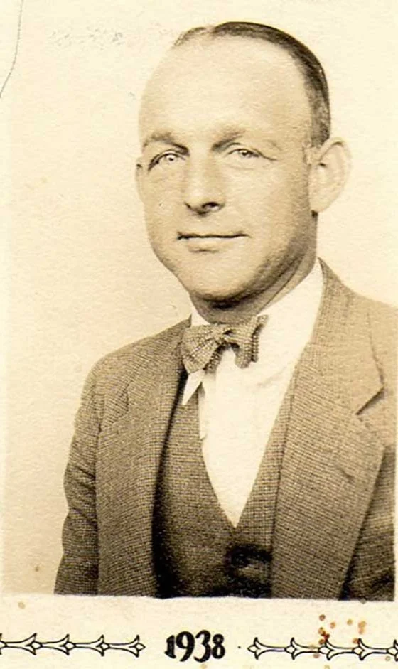 mr-rippey-in-1938-img878.jpg-nggid042169-ngg0dyn-737x1024x100-00f0w010c011r110f110r010t010.jpg