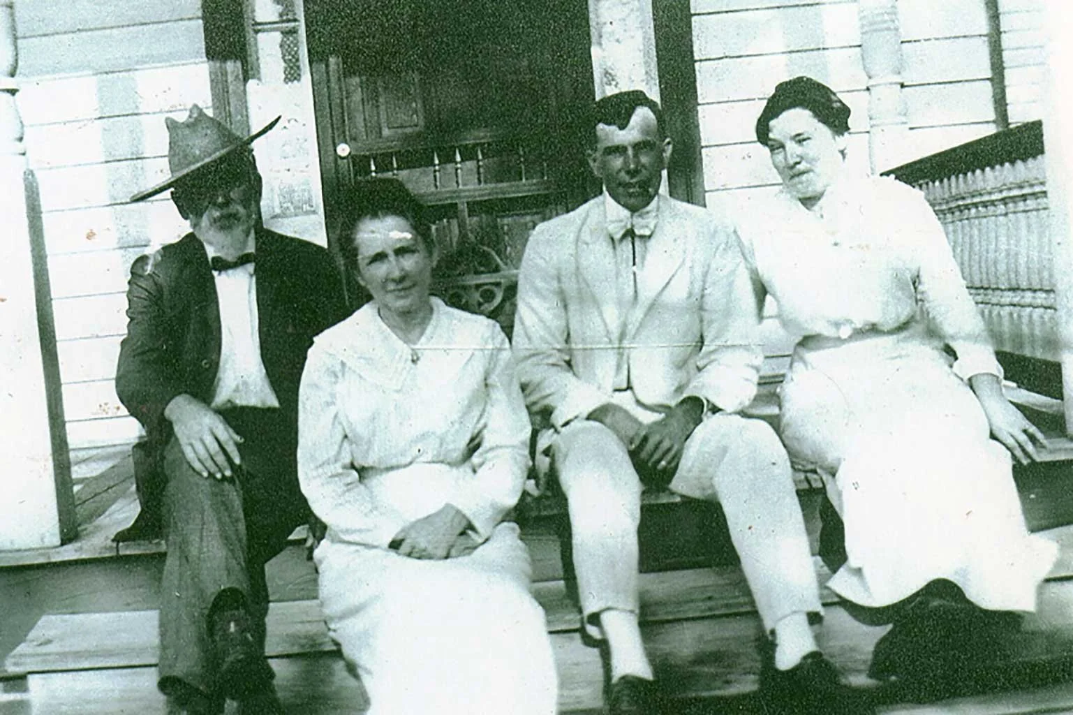  Members of the Cotten and Woodward family in 1910  Roy Pope photo 