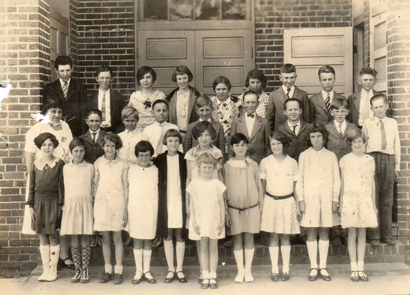  Chuckatuck Grade School - c1930  Roy Pope photo 