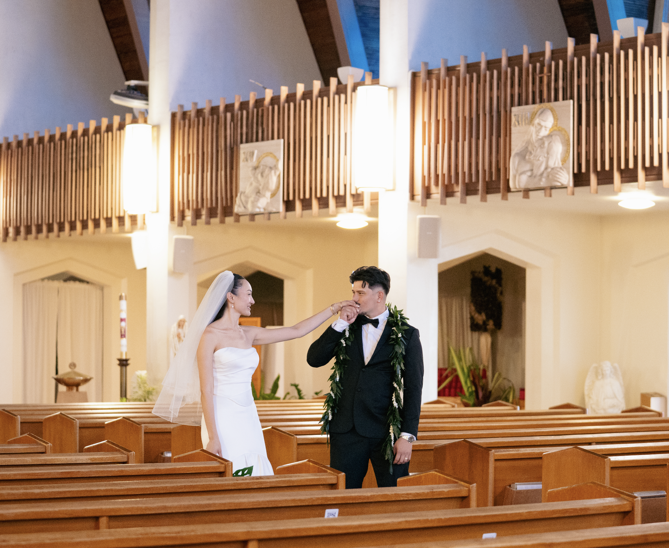 justyn tabaniag, Moanalua Gardens wedding, Oahu wedding photographer, Hawaii intimate wedding, Moanalua Gardens portrait session, Hawaii wedding videographer, destination wedding Oahu, Oahu wedding photography