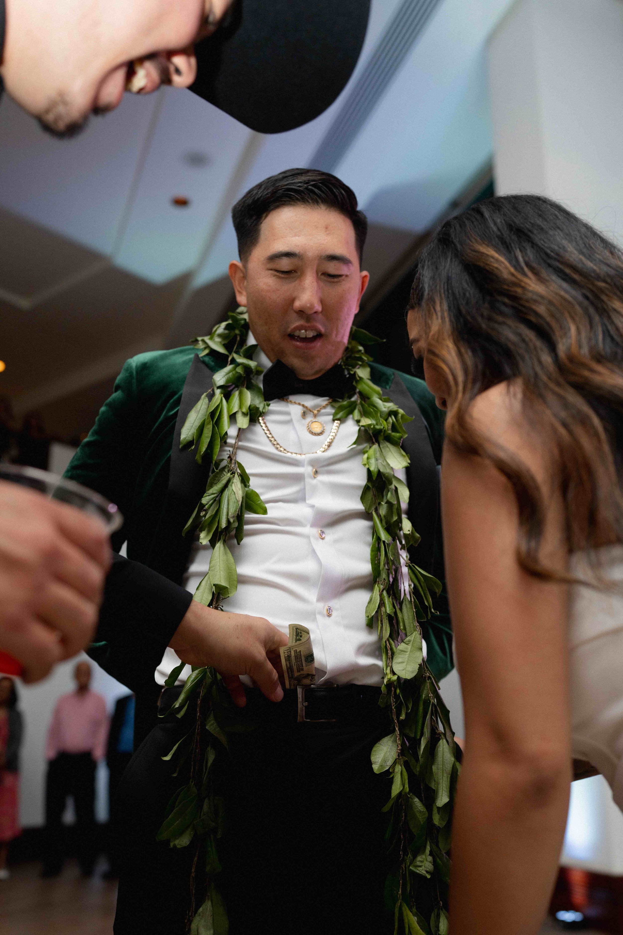 kayla-shane-the-charming-estate-kailua-oahu-wedding-aloha-media-weddings(25).jpg