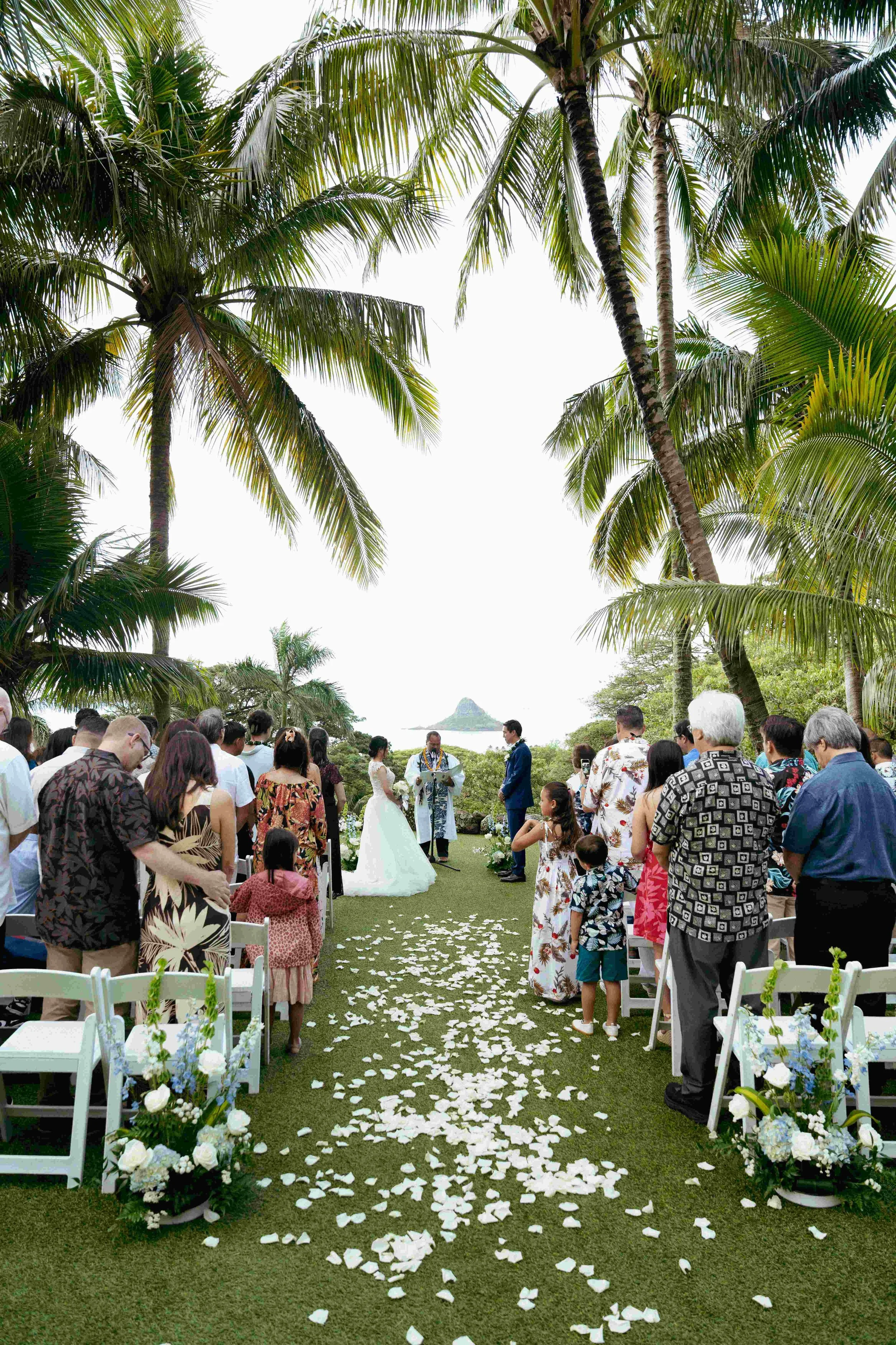 lu-michael-paliku-gardens-kualoa-ranch-oahu-wedding-aloha-media-weddings(4).jpg