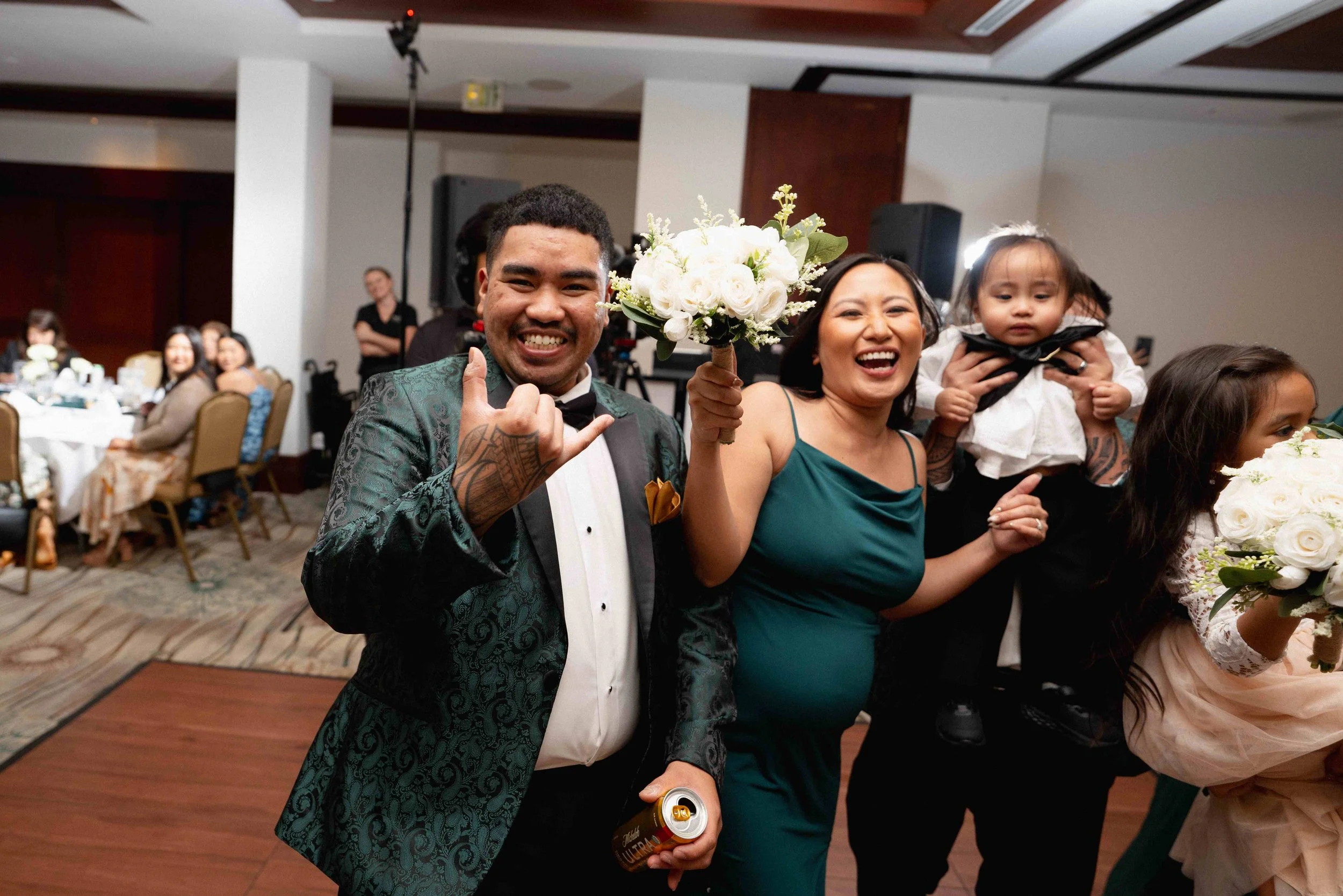 kayla-shane-the-charming-estate-kailua-oahu-wedding-aloha-media-weddings(8).jpg