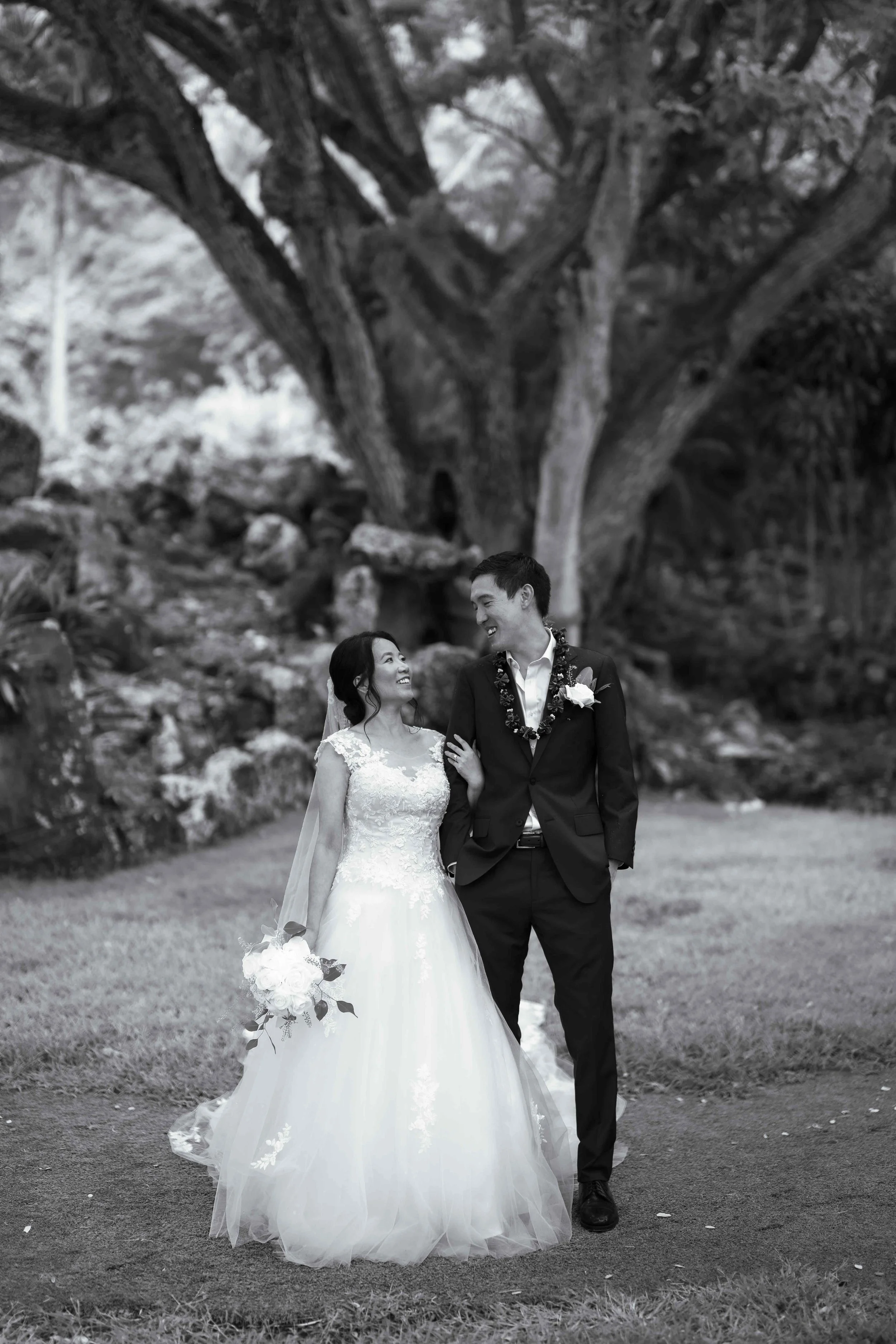lu-michael-paliku-gardens-kualoa-ranch-oahu-wedding-aloha-media-weddings(8).jpg