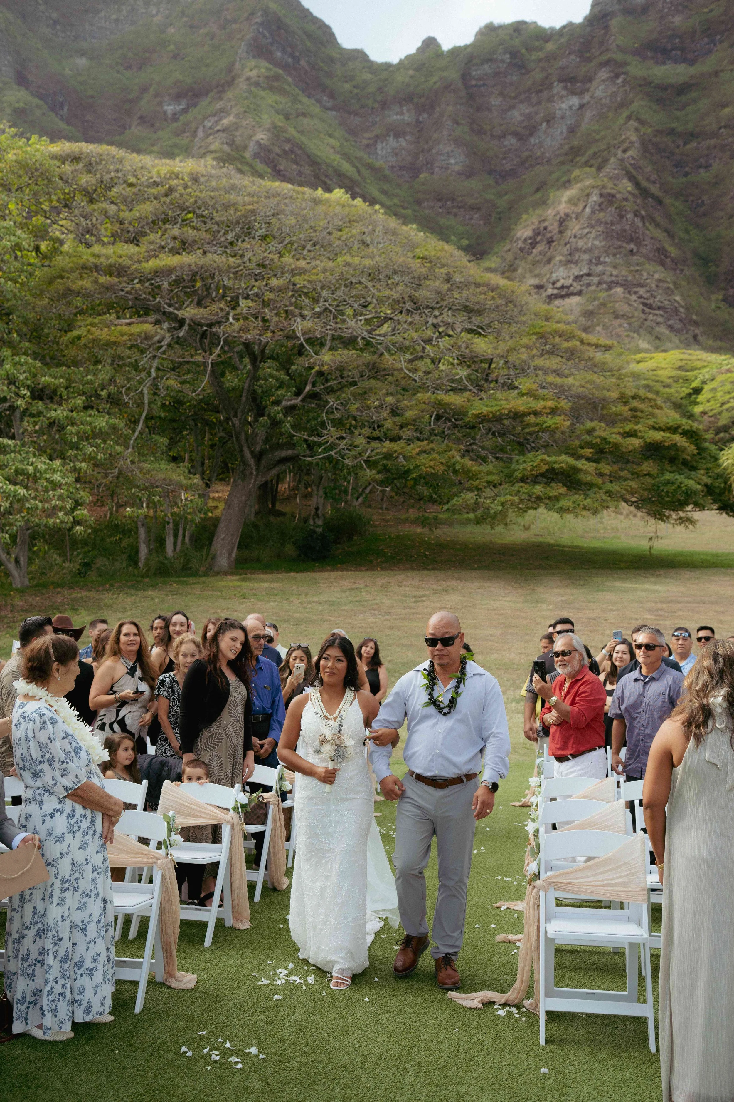 Chelsea-and-Rusty- Paliku-Gardens-Kualoa-Ranch-aloha-media-weddings-11.jpg