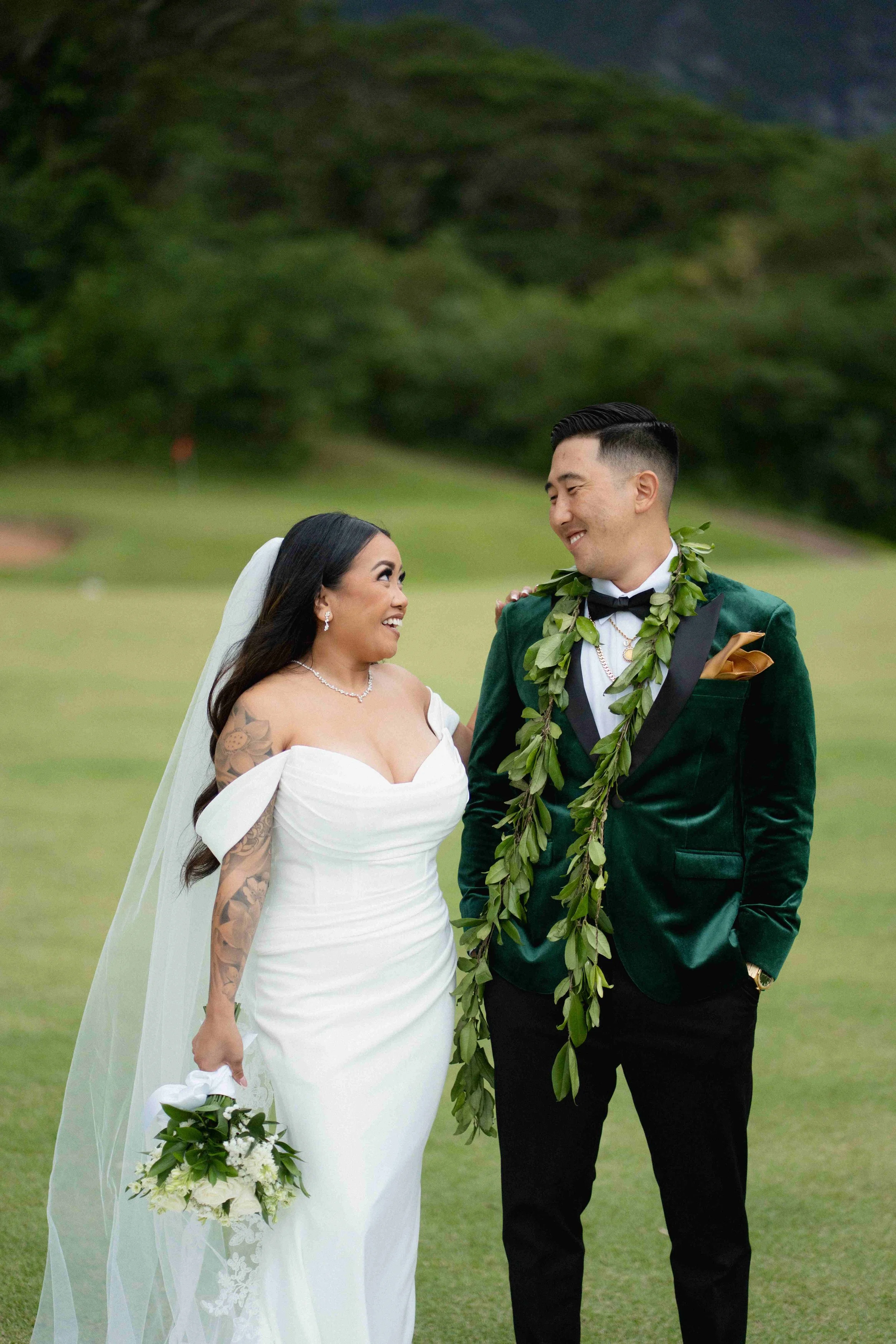 kayla-shane-the-charming-estate-kailua-oahu-wedding-aloha-media-weddings(7).jpg