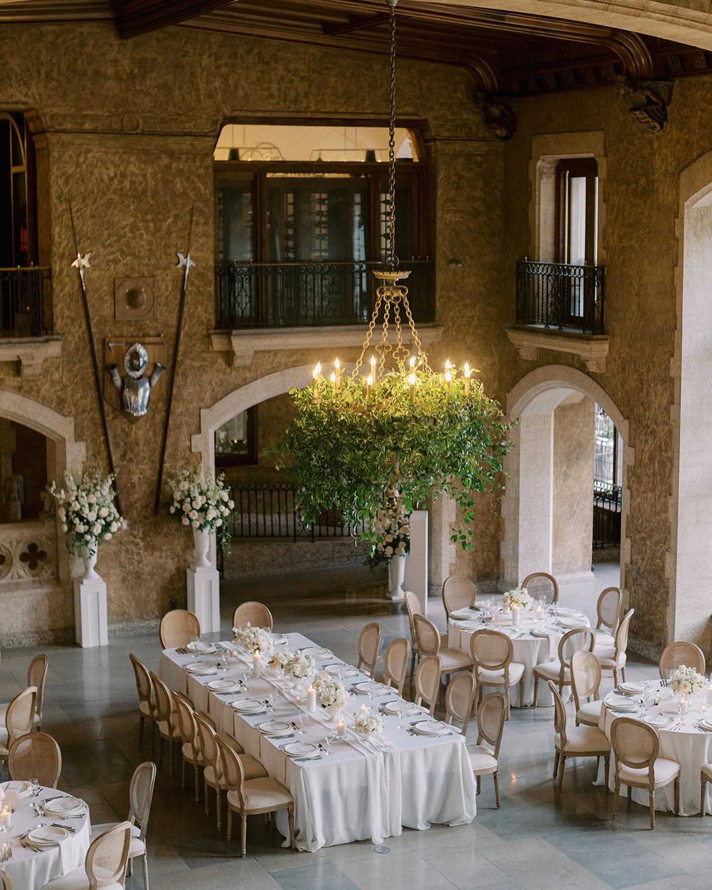 Classic in the Castle. I will never get tired of a neutral wedding. In fact, years ago designing with colour kind of freaked me out. This past week I went from a classic white and beige wedding in the gorgeous Mt Stephen Hall to a whimsical shades of