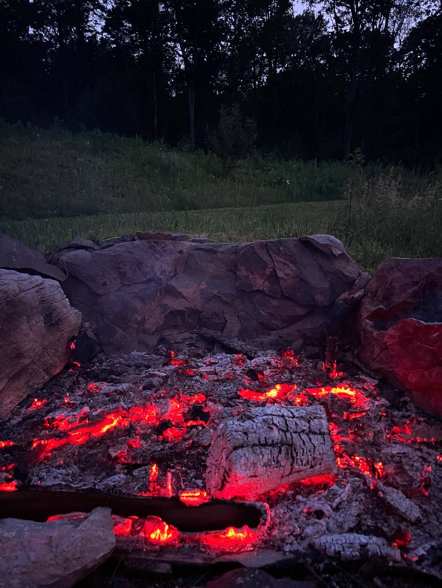 F I R E 🔥 F R I D A Y S  have arrived. No better way to begin but on summer solstice 🫶🏻 

If you&rsquo;re staying with us this summer, expect a bonfire every Friday night around 8pm. We can&rsquo;t wait for all the gatherings, laughs and memories 