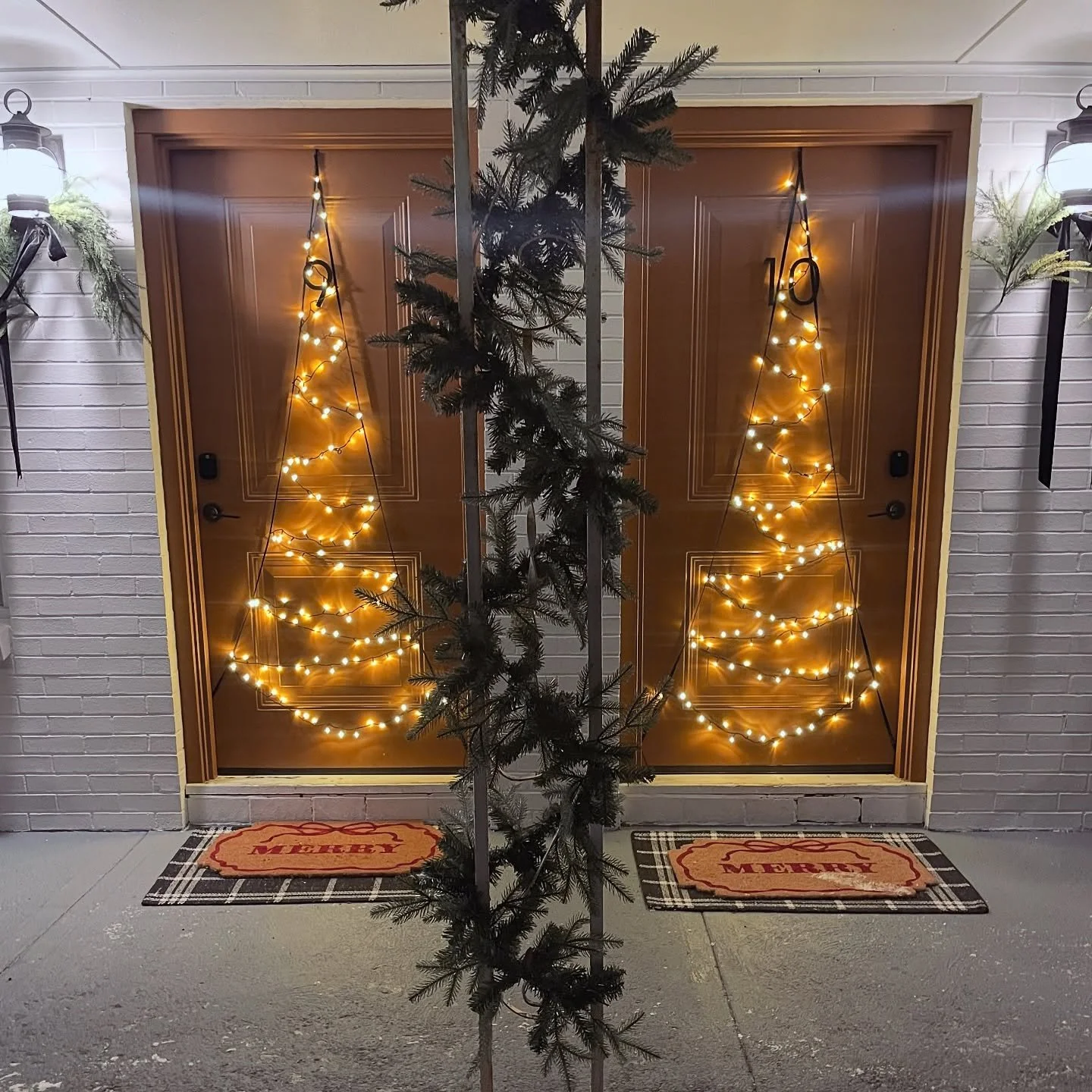 Ski + Stay with us for the holiday break. Bring the pups and have some fun. We have so much snow over here and @jiminypeak cranks their machines constantly too for all the freshy POW they can give you. Discounted lift tickets and cozy vibes. See you 