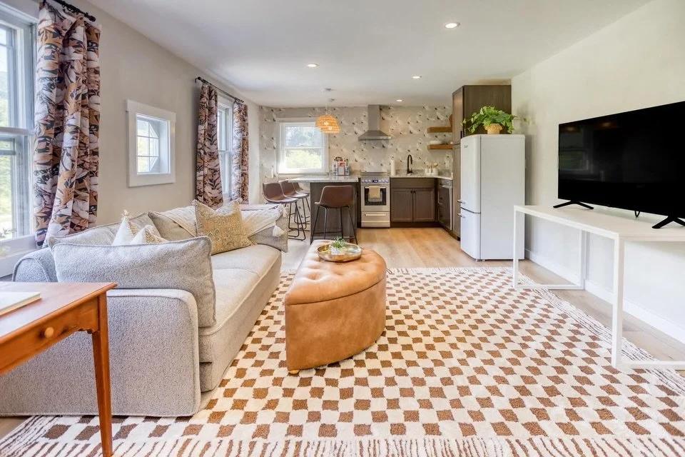 Our freshly renovated KING KITCHEN SUITE is now available for bookings! Enjoy a fully equipped kitchen, living room with smart TV and coziest king bed. 

note: this space is hypoallergenic, sorry no pups and located on the second floor&hellip; yay no