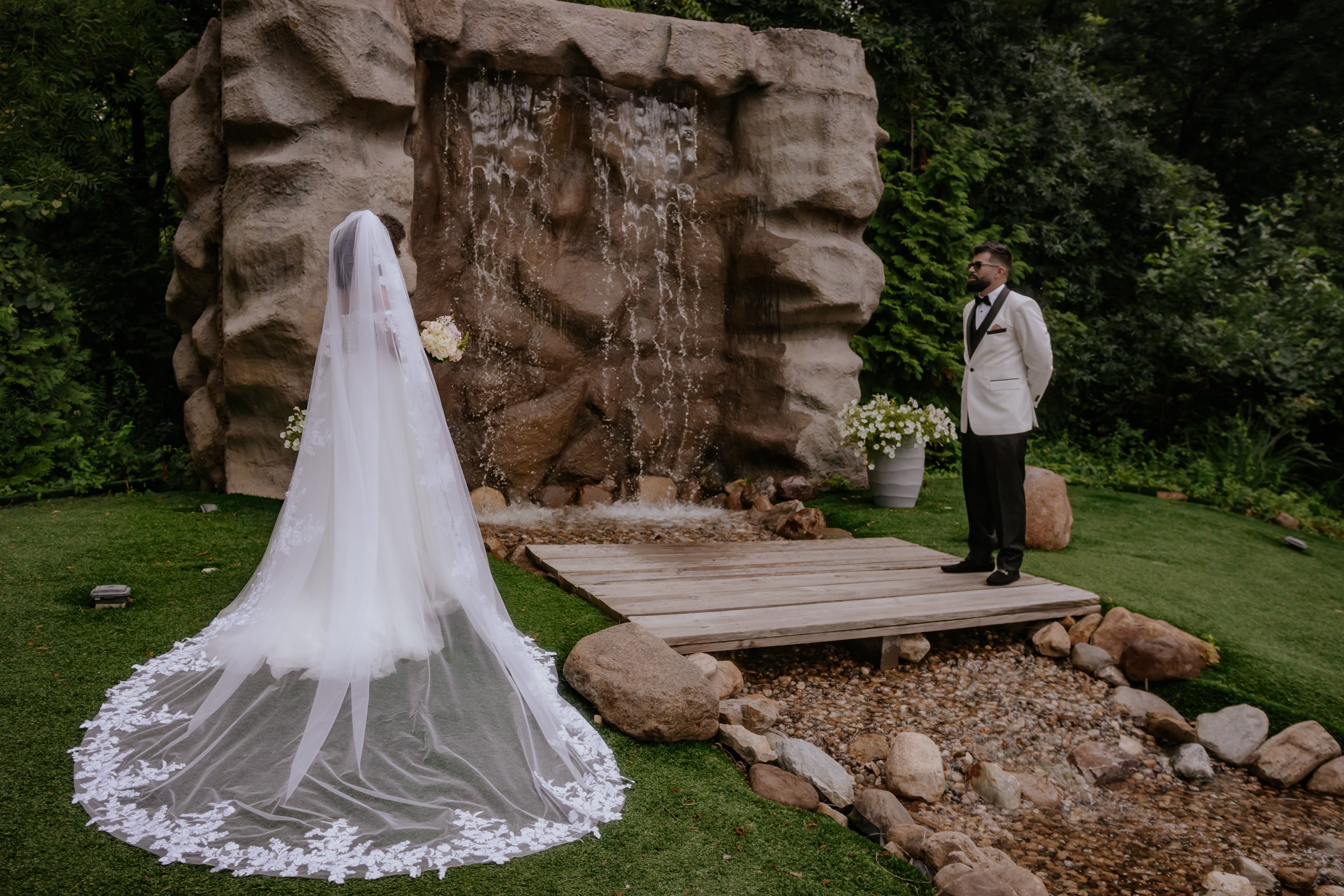 Water feature wedding ceremony near Danville, IL
