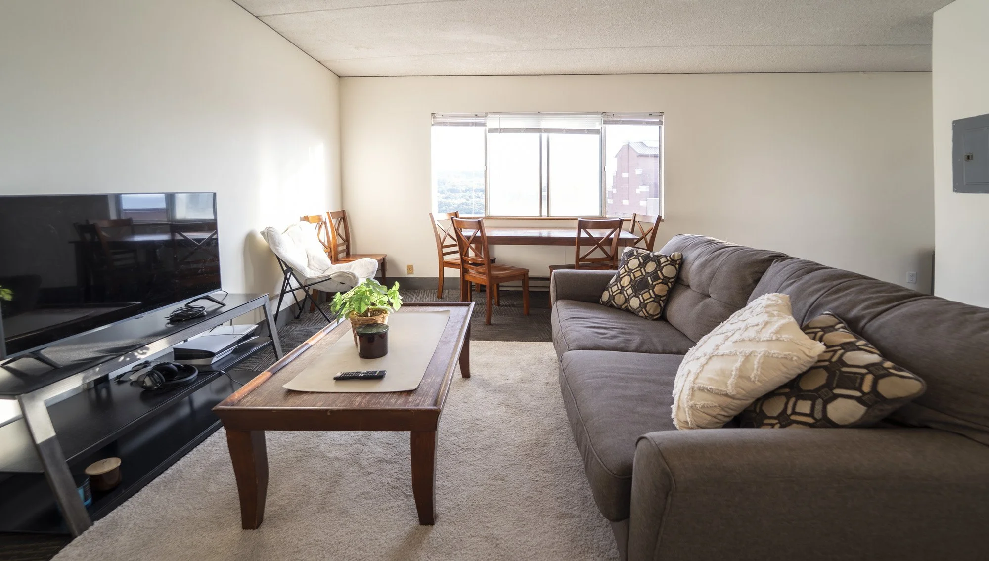 Eddygate2_Living Room_2.jpg