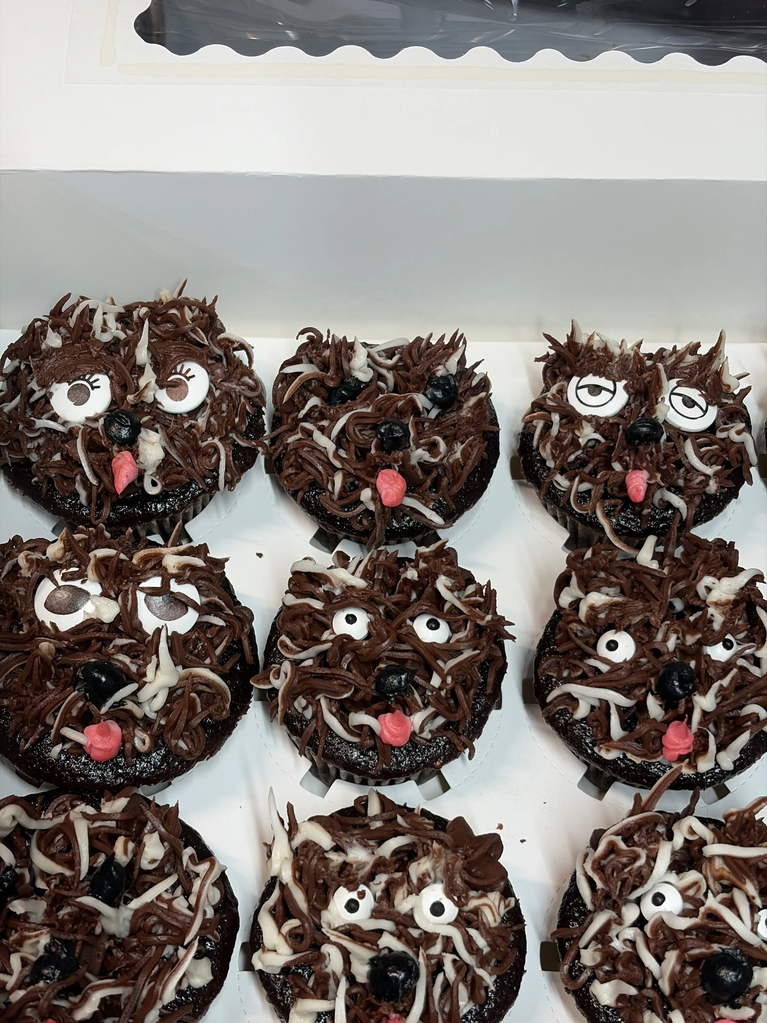 Accompanying the doggy cake? Puppy Cupcakes!