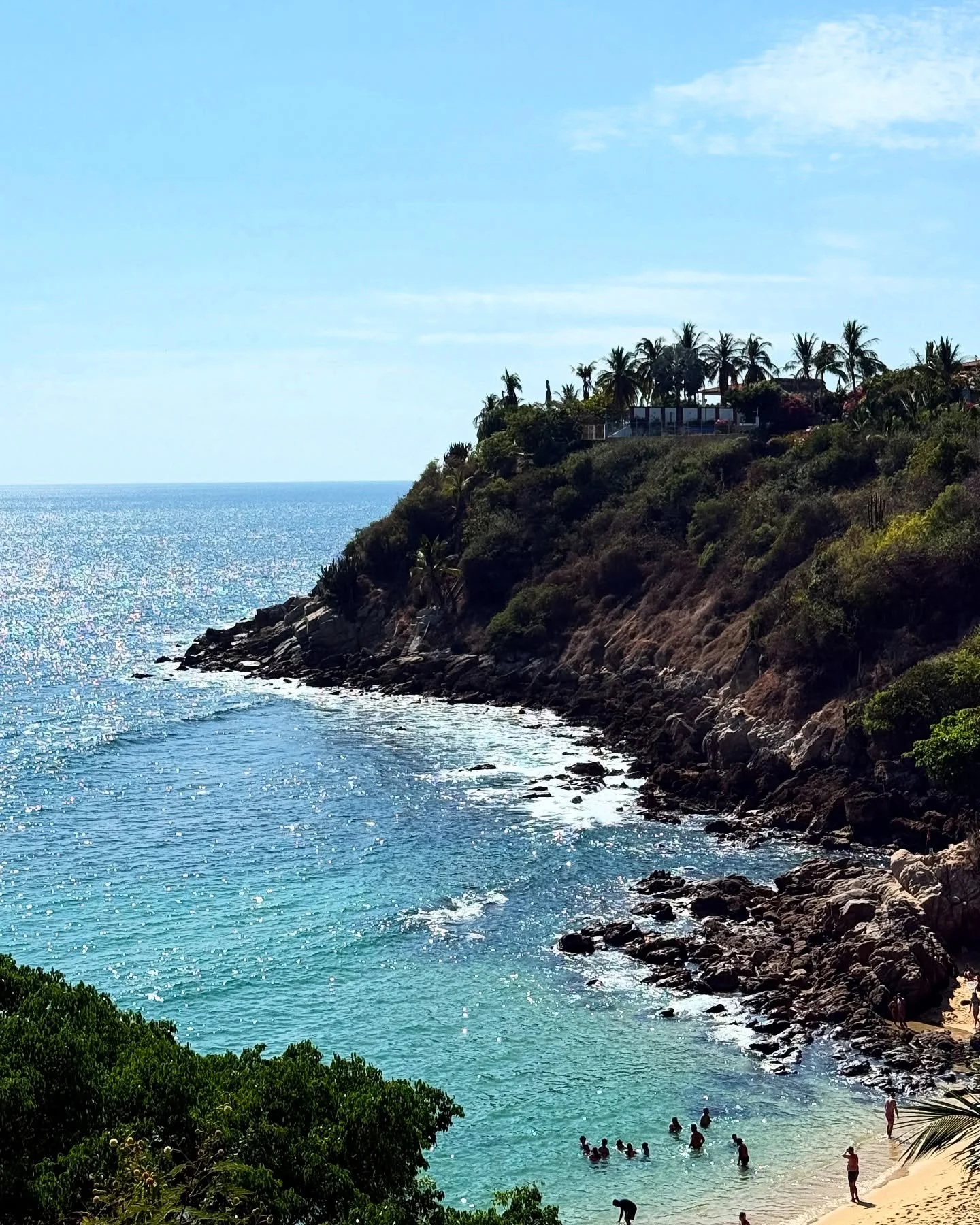 puerto escondido, mx 🌴

next time i go back, i&rsquo;m bringing some of y&rsquo;all with me 🏖️🌸🌊🙆🏾&zwj;♀️