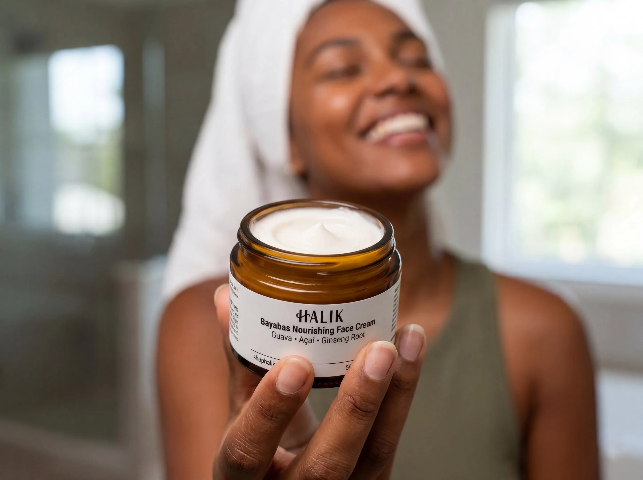 bayabas-nourishing-cream-lifestyle-4x3.jpg