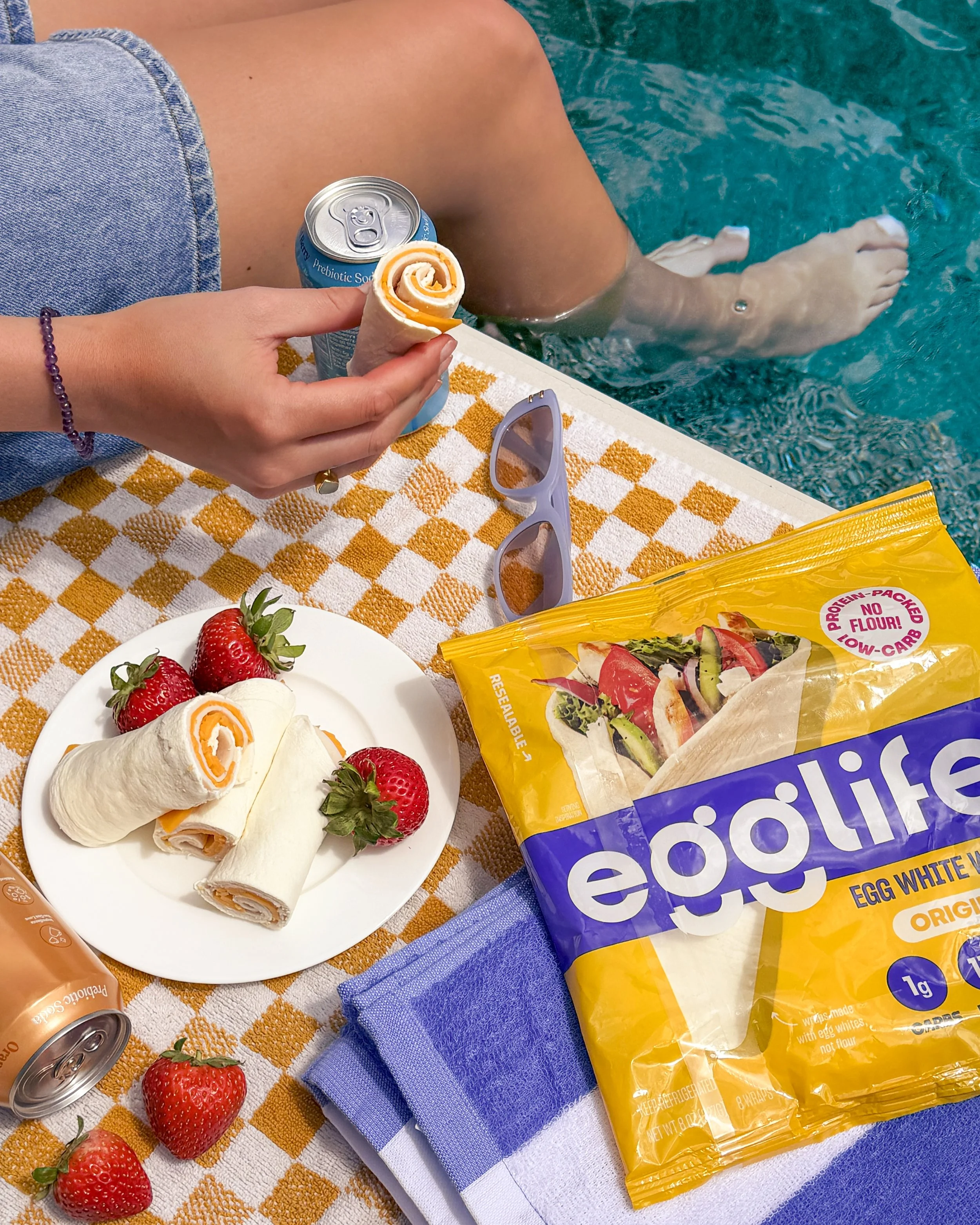 27_pool lunch.jpg