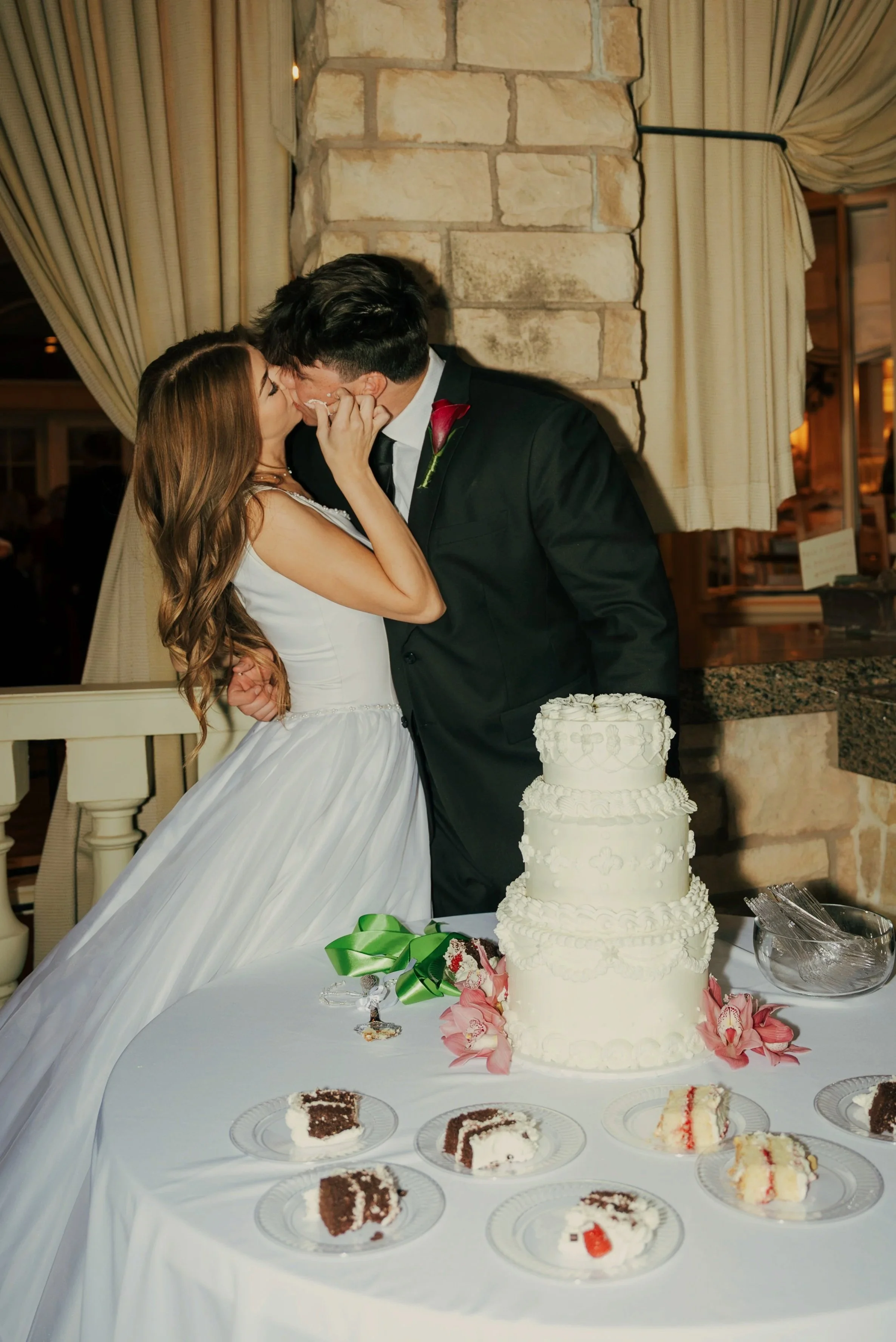 CakeCuttingPhoto-15+%281%29.jpg