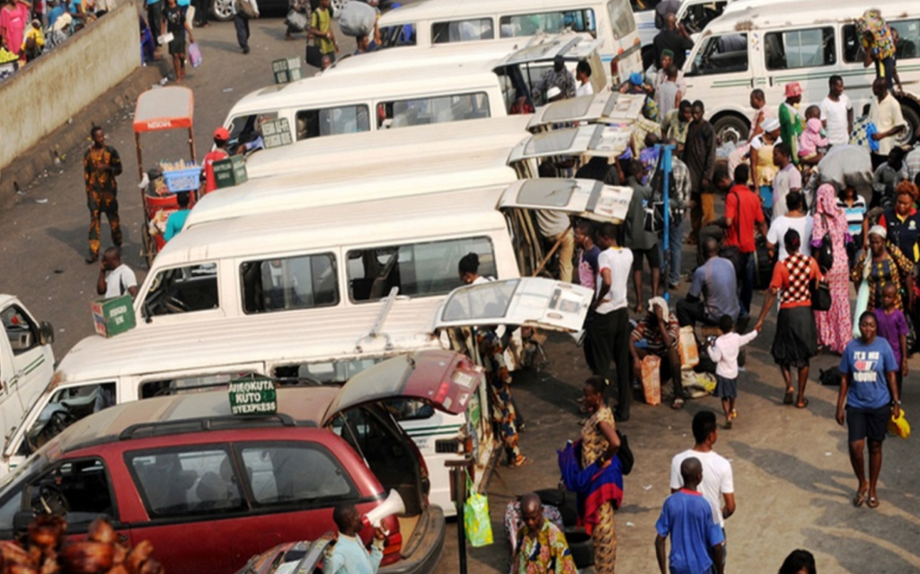 transport-garage-buses