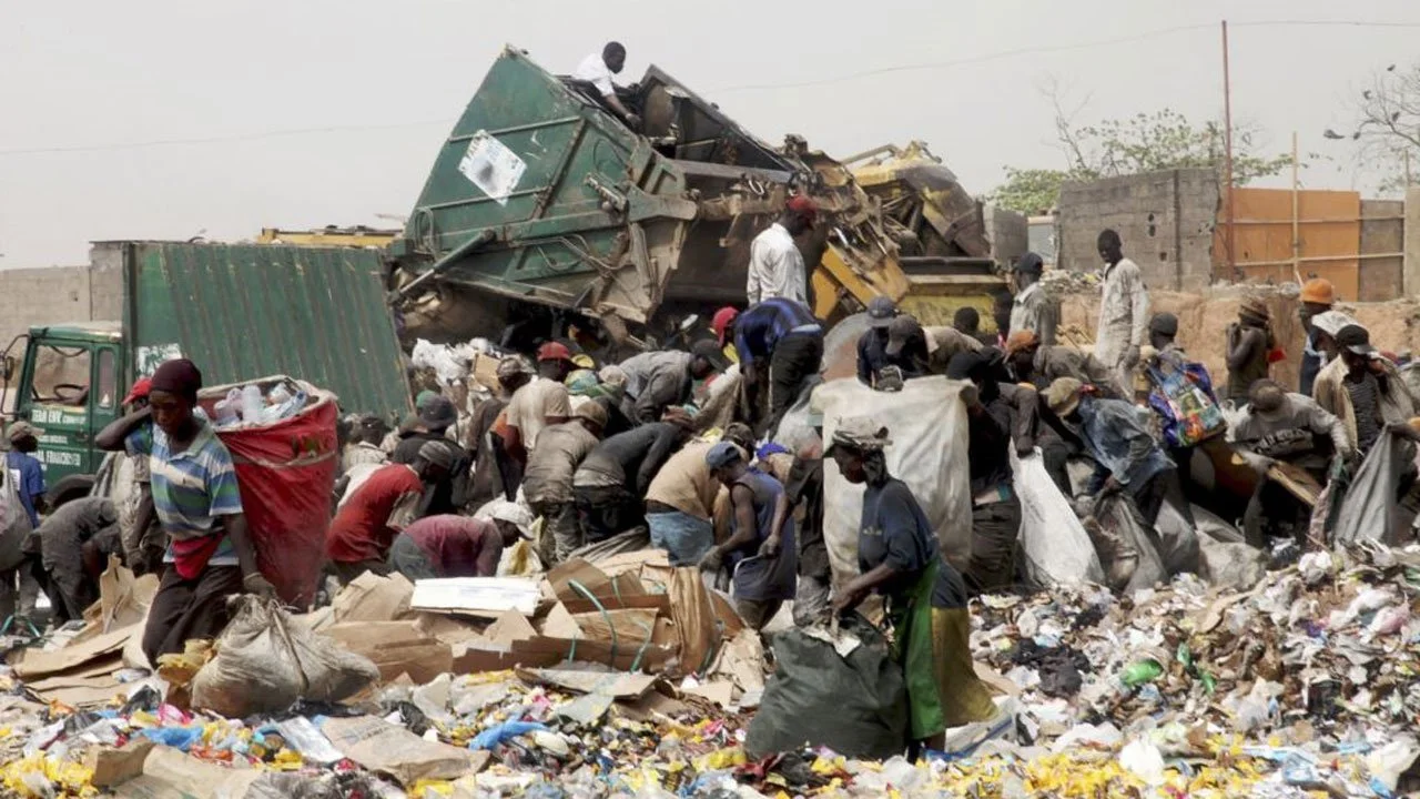 Recycling Economy Creates New Income Stream for Nigerian Scavengers