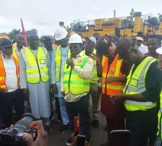 Umahi Gives Abuja-Lokoja Road Contractors 72 Hours to Mobilise or Face Sanctions