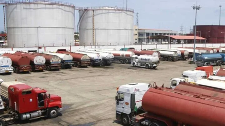 Oil Marketers Urge Refiners to Cut Petrol Prices as Crude Oil Declines