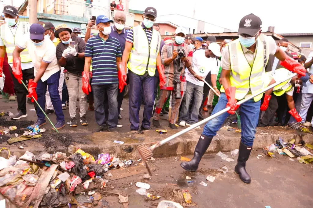 Lagos Orders Removal of Illegal Structures Along Lagos-Badagry Expressway Corridor