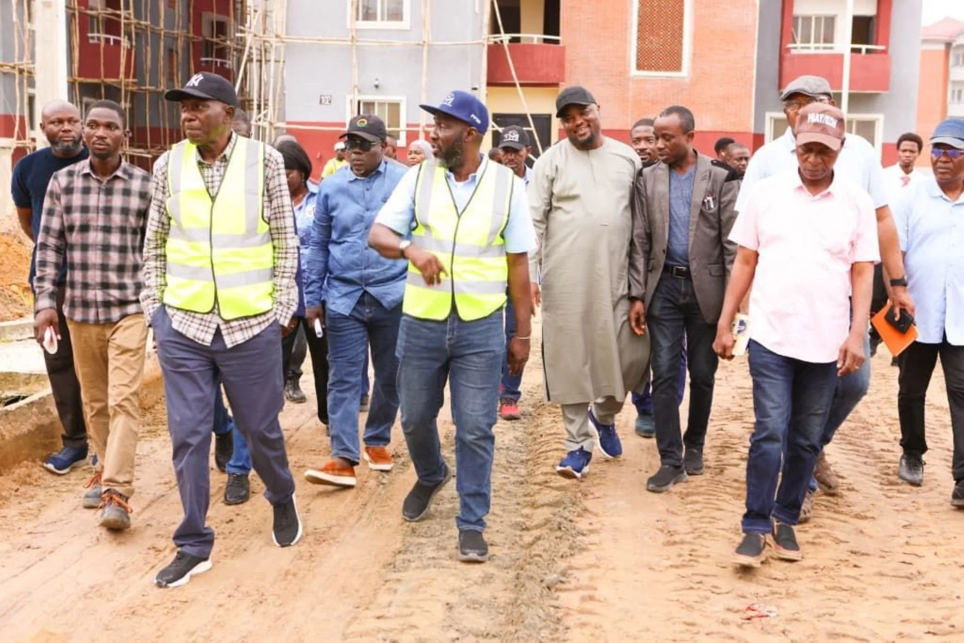 Lagos Warns Contractors Over Delayed Housing Projects, Threatens Contract Revocation