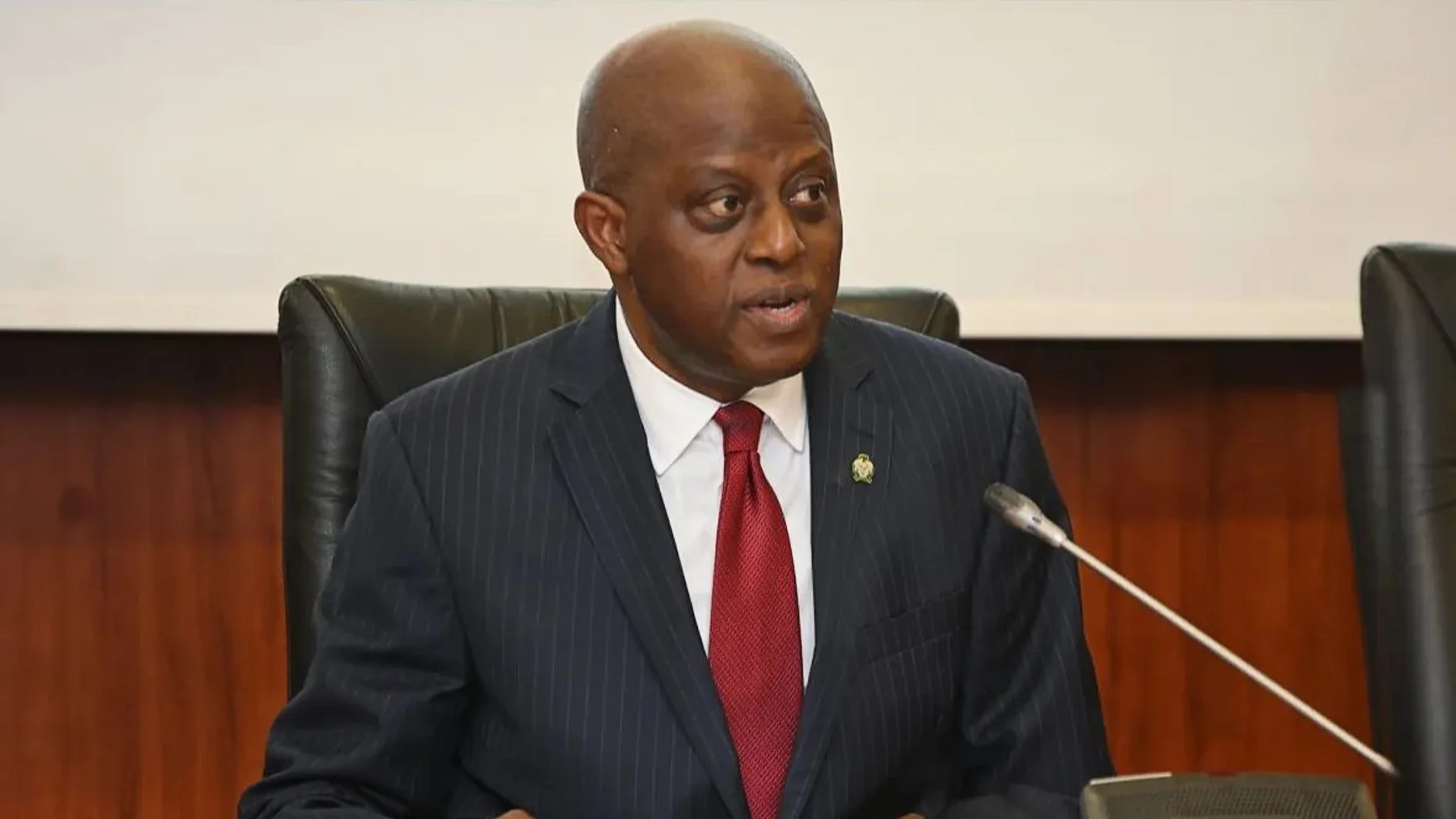 Cash Outside Banks Falls to ₦4.8tn, Lowest in Eight Months