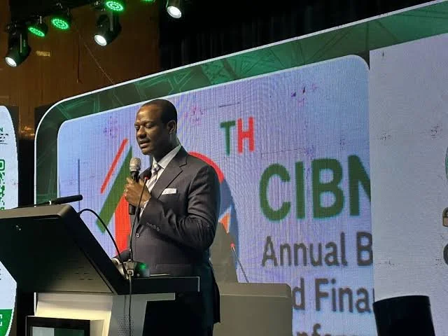 Tinubu Urges Banks to Shift Lending From Government to Businesses