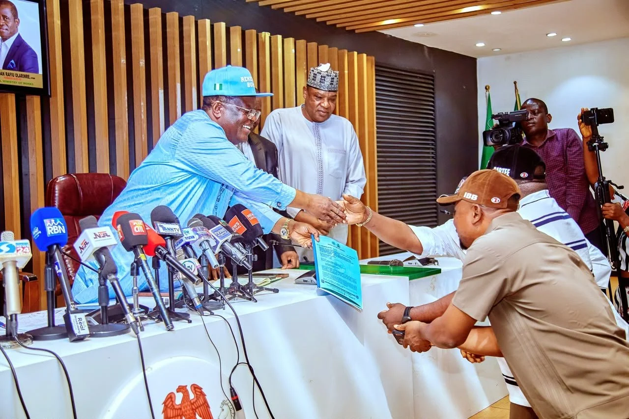 Federal Government Plans Pedestrian Bridges, Better Road Access to Nigerian Universities