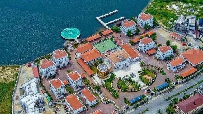 Banana-Island-police-arrest-8