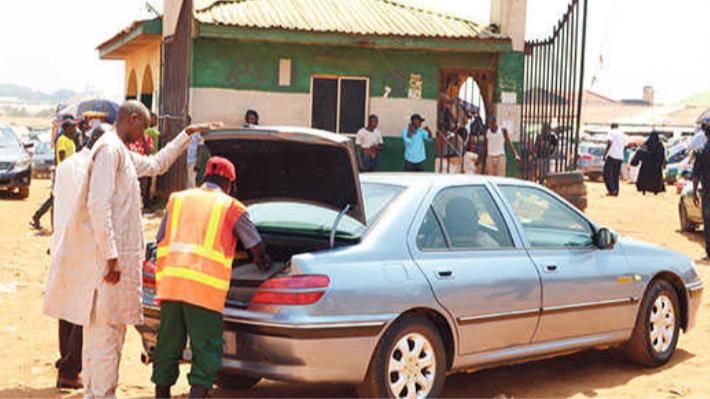 Abuja-Civil-Servants-Turn-Private-Cars-into-Commercial-Transport.