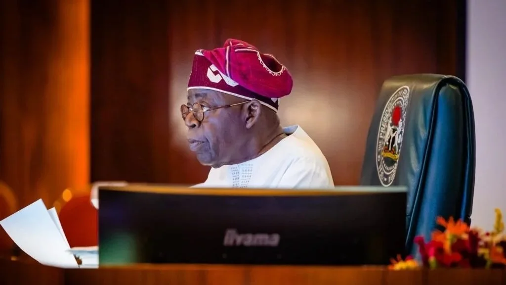 bola-ahmed-tinubu-on-sit