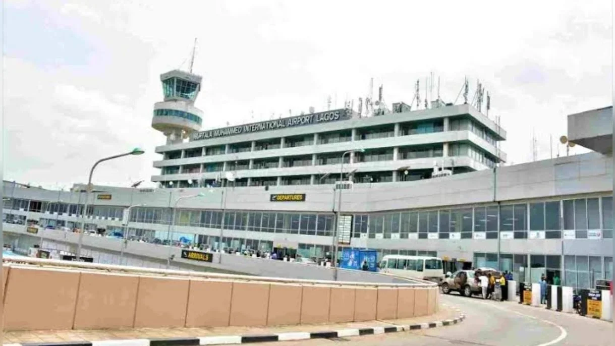 Cargo-Agents-Protest-Against-Demolition-of-lagos-airport-secretariat