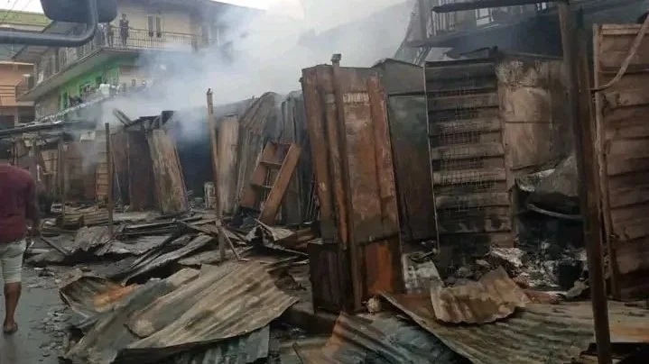 Fire-Razes-in-ibadan.
