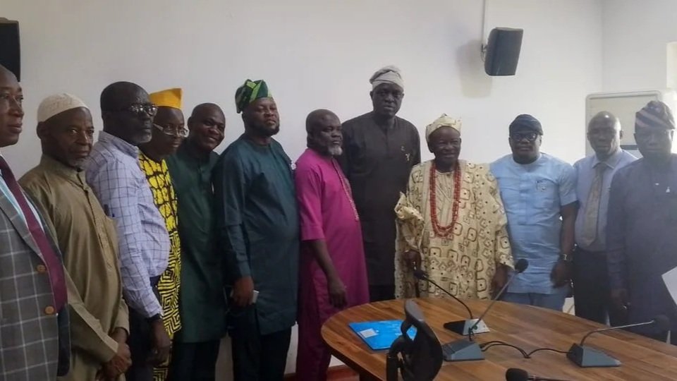 oyo-state-government-meets-with-estate-agent.