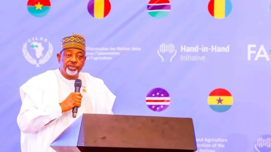 fg-unveils-national-agric-mechanisation-policy-targets-4000-capacity-tractor-plant.