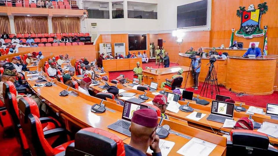 a picture of sanwo presenting to lagos assembly