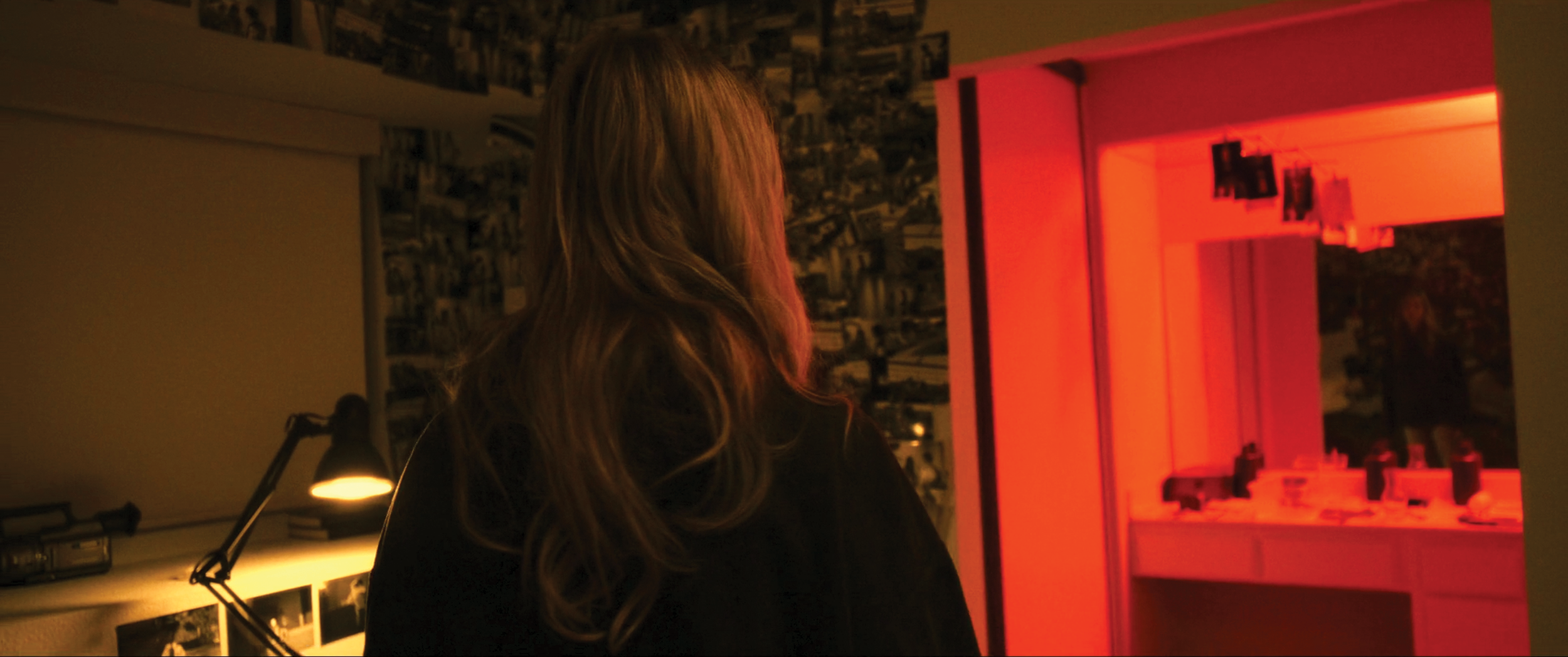 daisy - dark room.PNG
