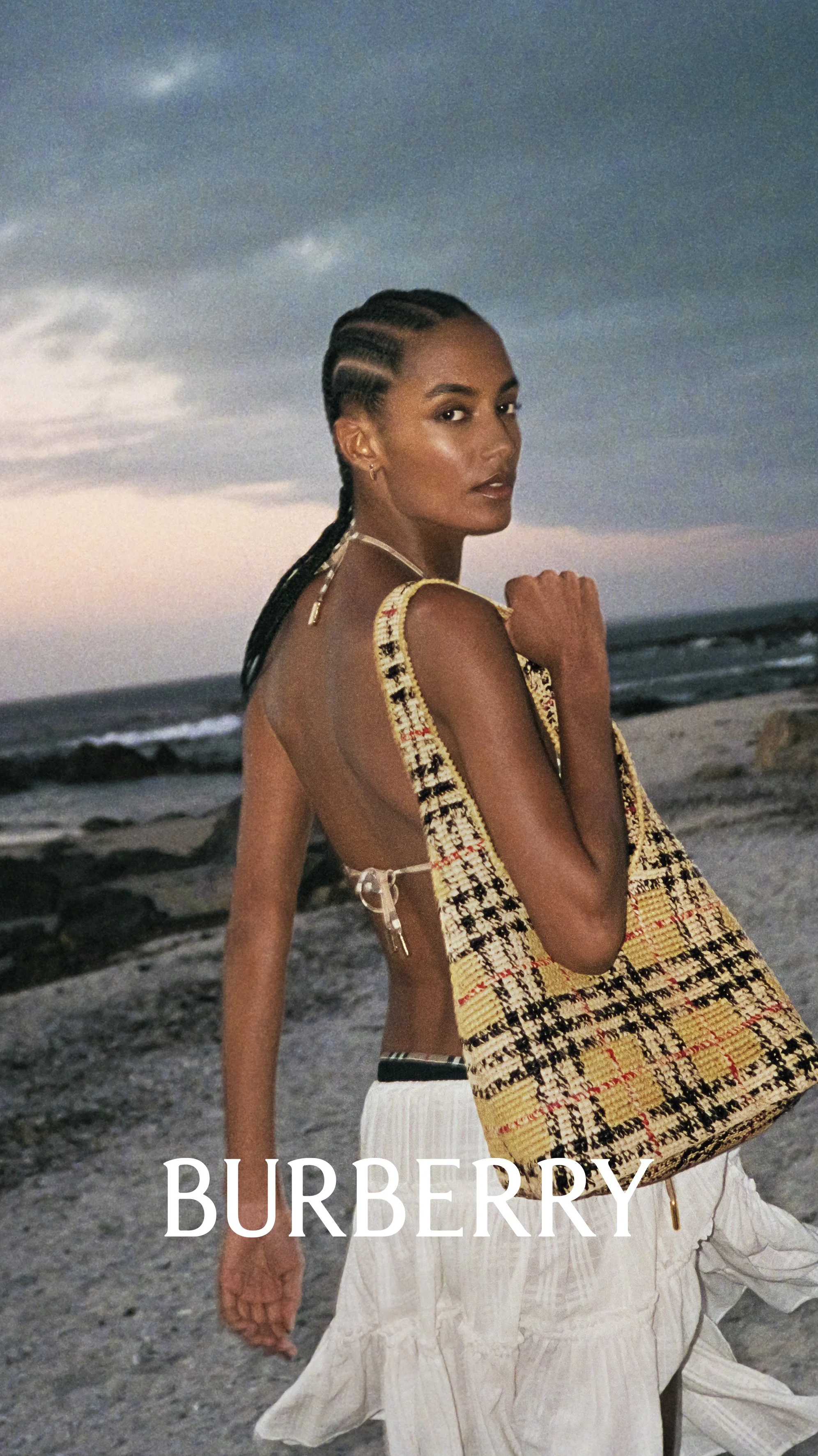 BURBERRY_2026_HIGH_SUMMER_2026_HERO_sRGB_CROPPED_LOGO_01_9x16.jpg