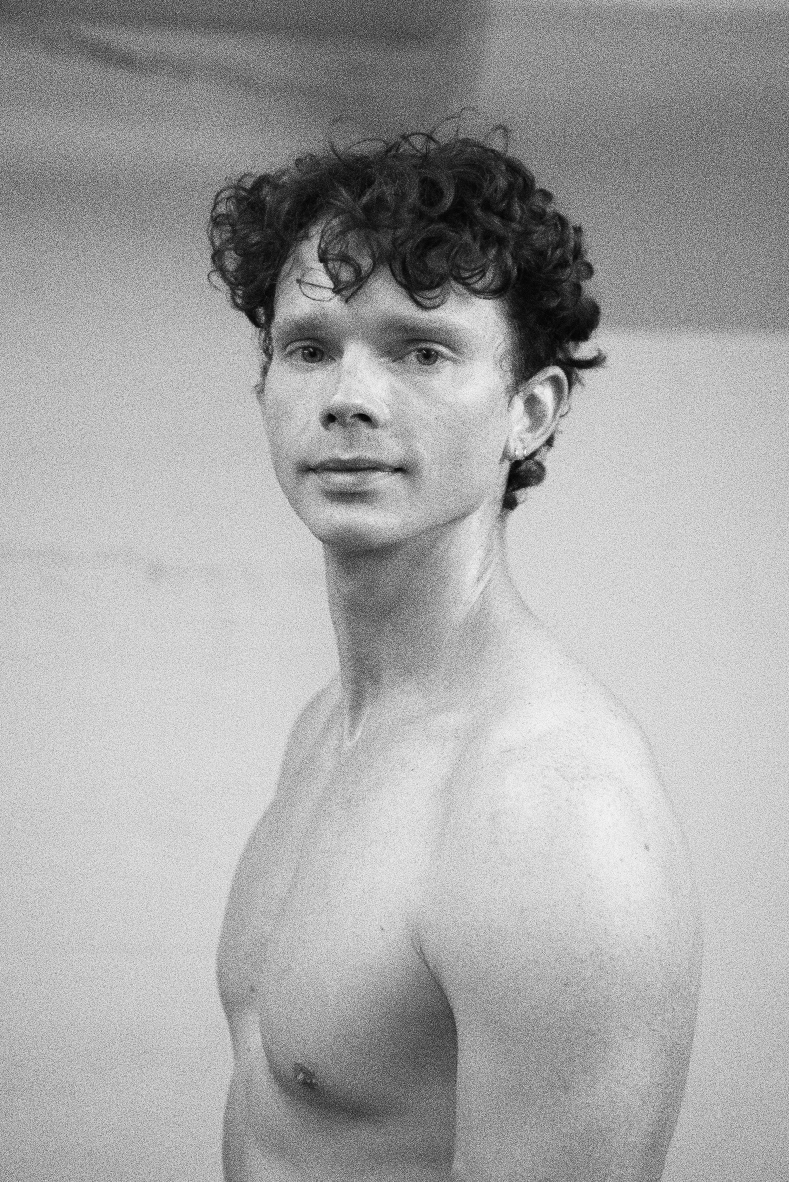 20260215_Studio_Connor_Holloway_White_Wall_0548_V3.png