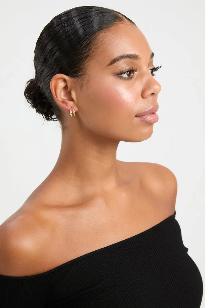 JE9135_Rachel_Hoops_Gold_02_670x.jpg