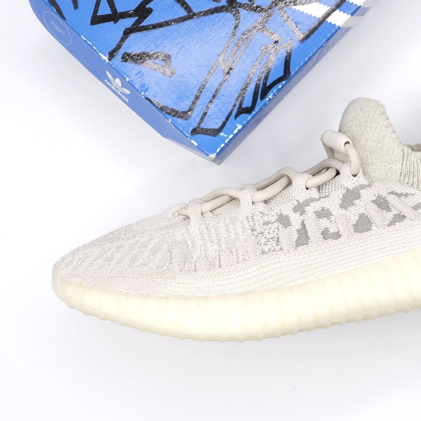 Yeezy 350 V2 Slate bone