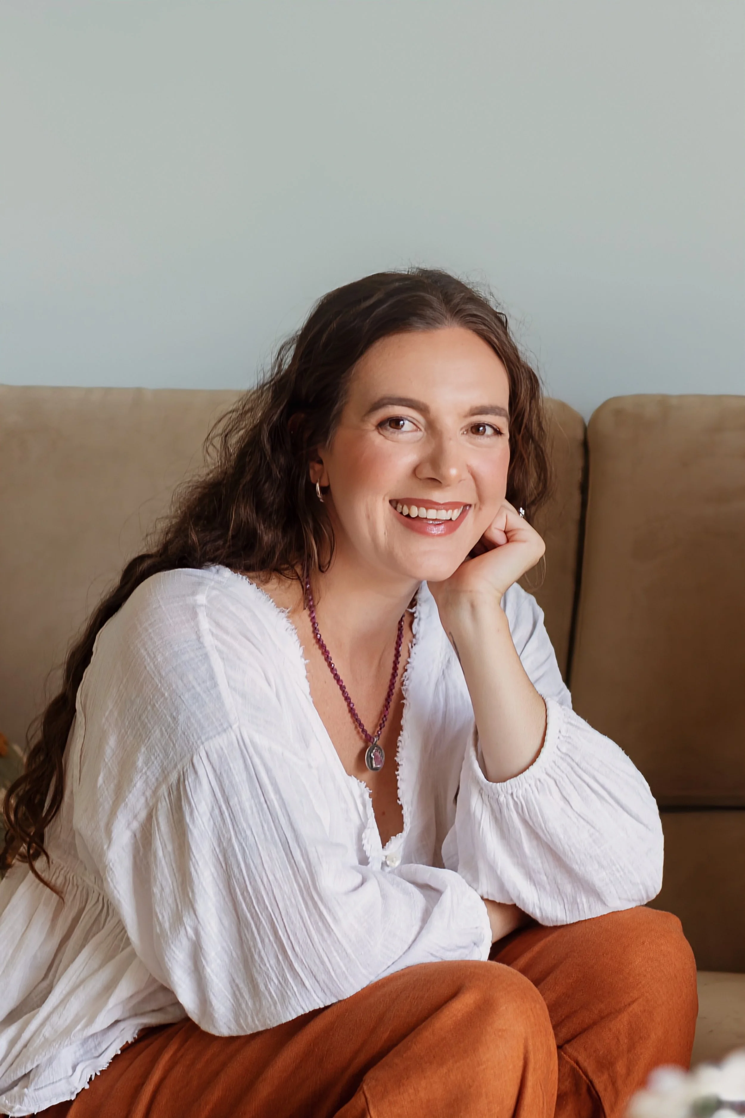 headshot of Blue Mountains private homebirth midwife Chelsea