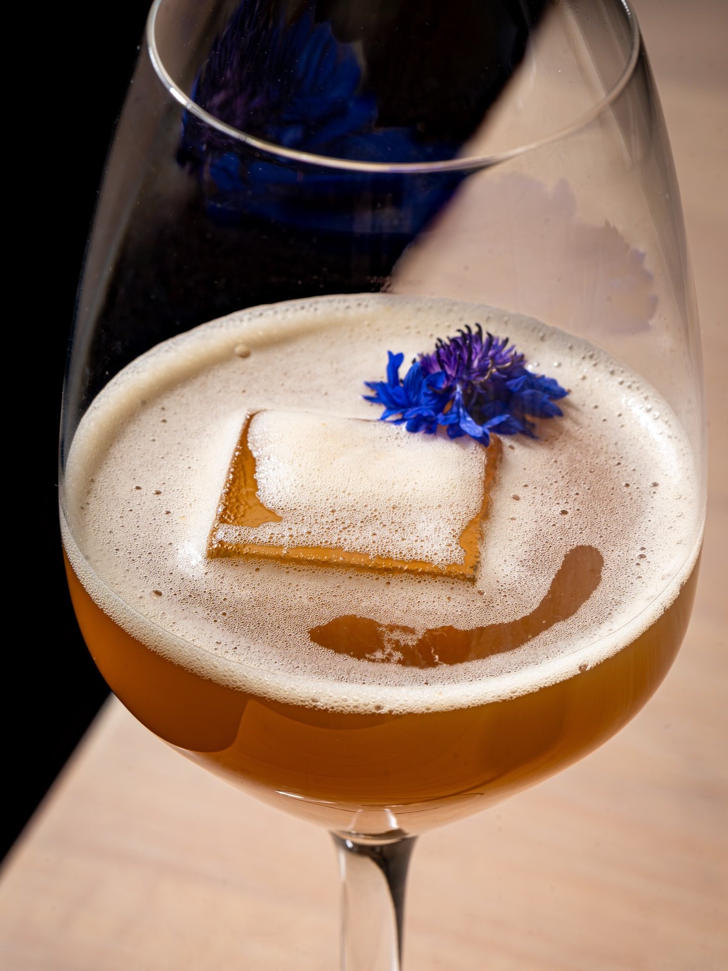 Meet Life of the Showgirl&mdash;our spirit-free cocktail that still knows how to make an entrance. Asian pear brings a soft sweetness, verjus adds that bright, wine-like tang, and a jasmine-lemongrass soda ties it all together with floral lift and ge