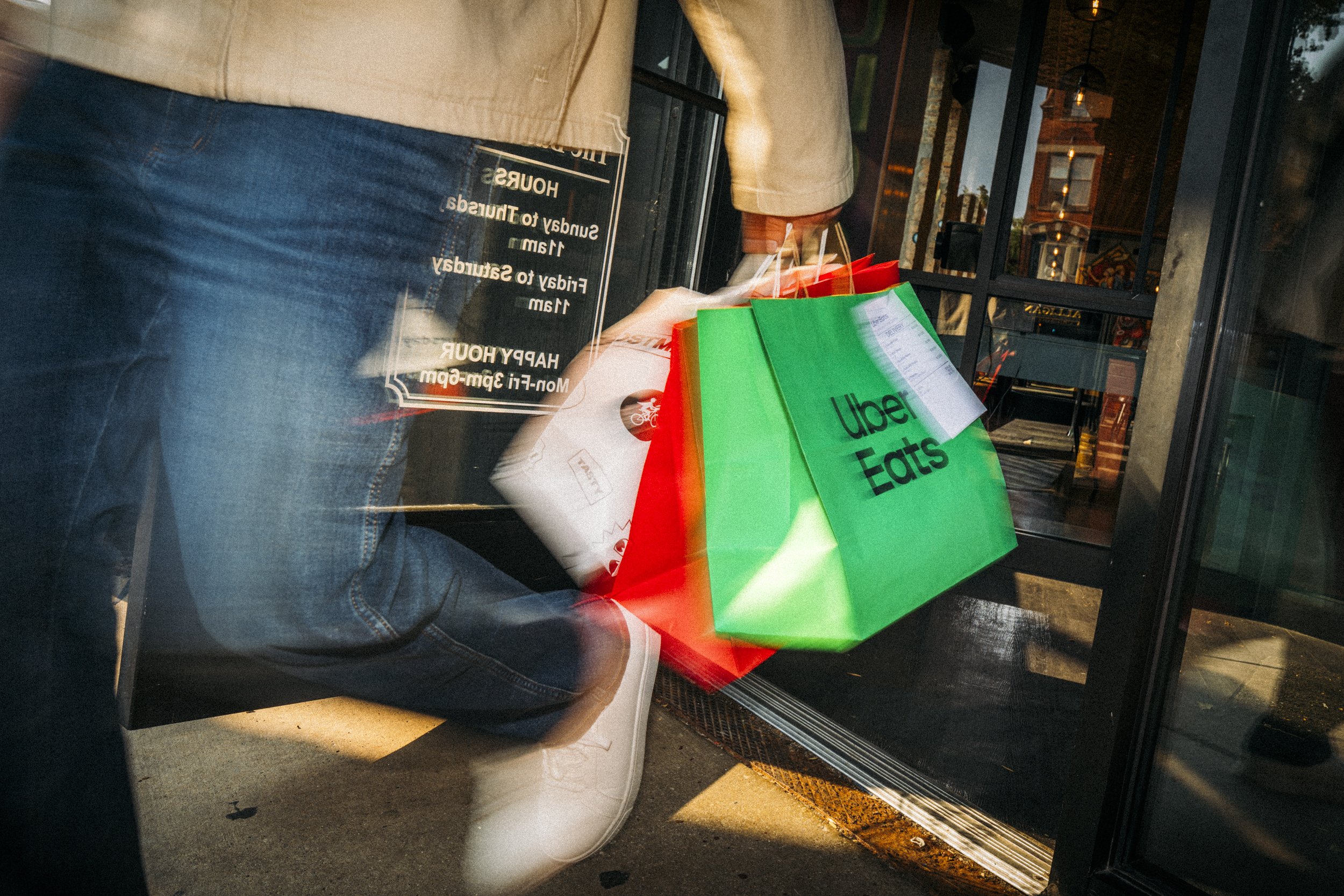 20260727_UberEats_Shot_12_Bag_MultiApp_AS_2069.jpg