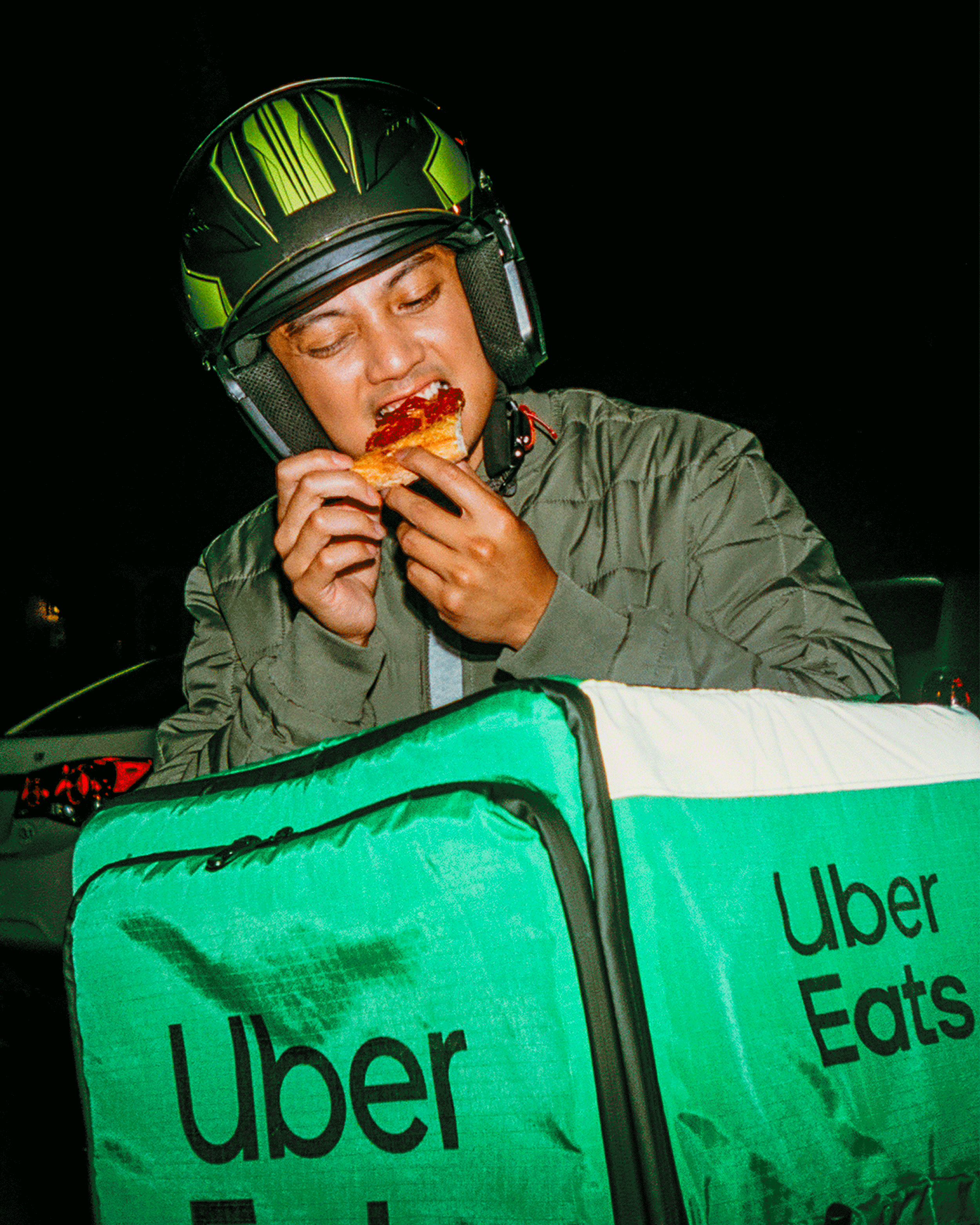 ANDRES-EAT-PIZZA.gif