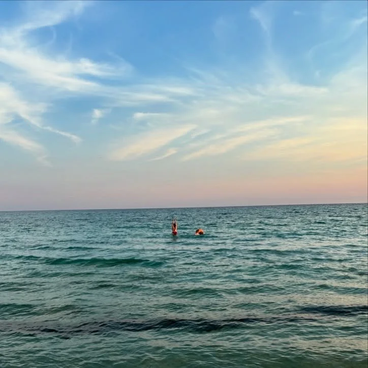 🧜&zwj;♀️🐚👙